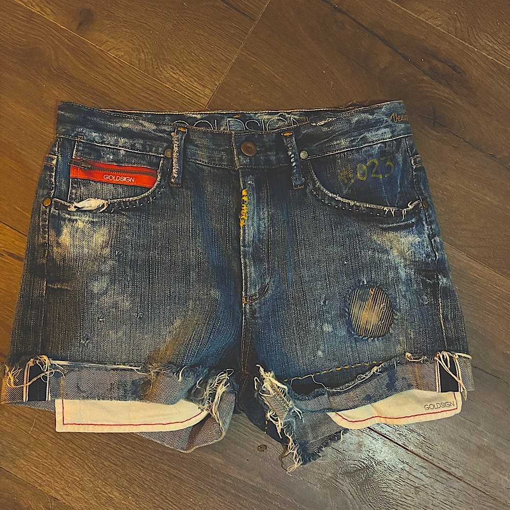 Goldsign cutoff shorts in distressed wash size 27